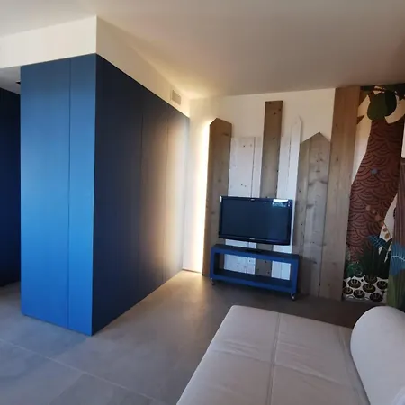 Jungle Apartment